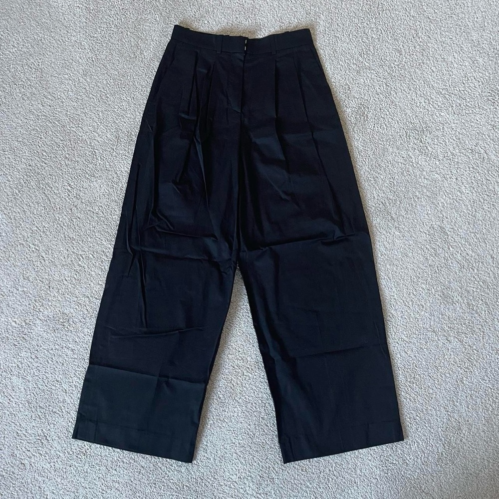 COS | RELAXED 100% COTTON WIDE-LEG TROUSERS - Picture 3 of 9